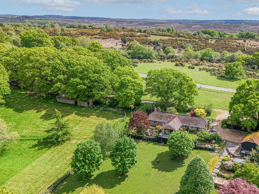 4 bed bungalow for sale in Godshill, Fordingbridge, Hampshire SP6, £