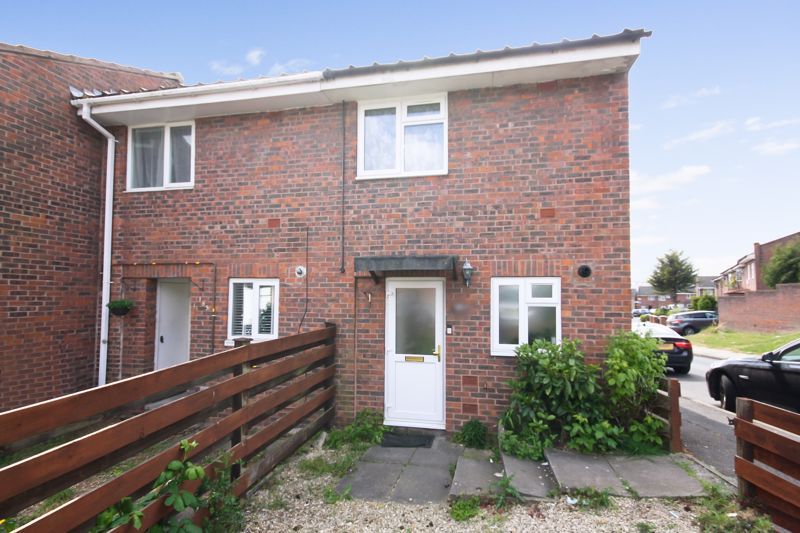 2 bed end terrace house for sale in Lancaster Road, Northolt UB5 Zoopla