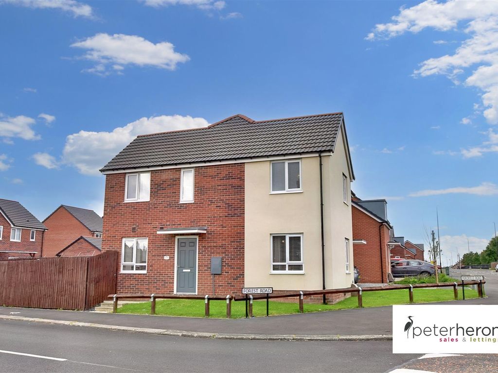 3 bed semidetached house for sale in Forest Road, Ford Estate