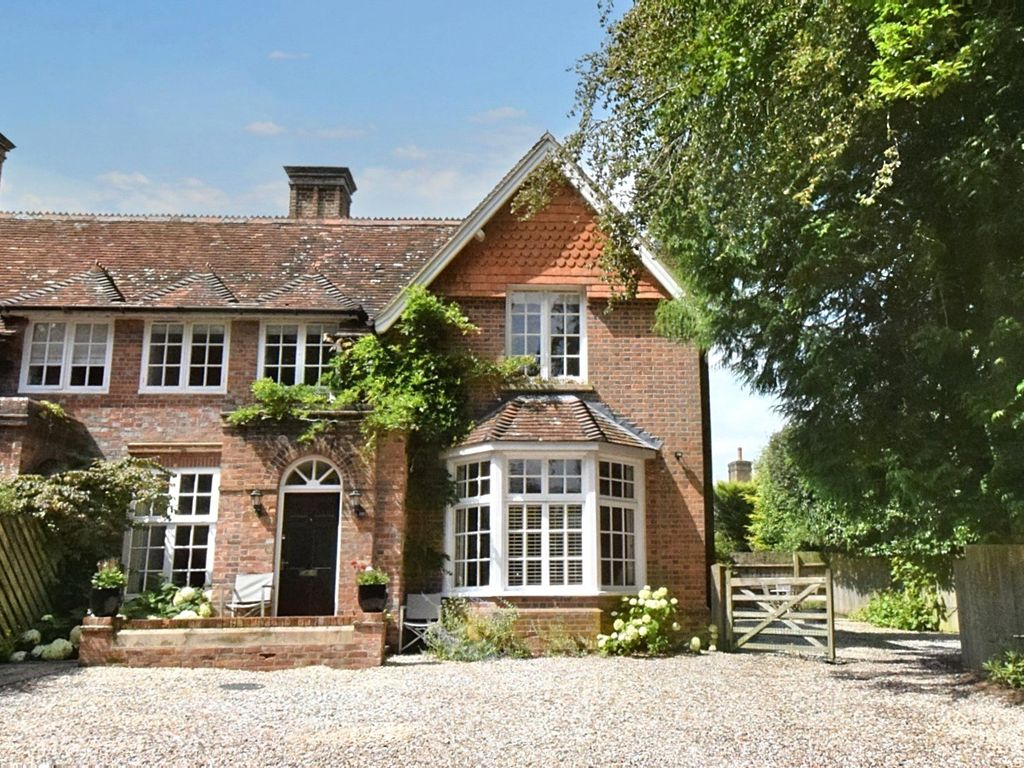 3 bed semidetached house for sale in Andover Road, Highclere, Newbury