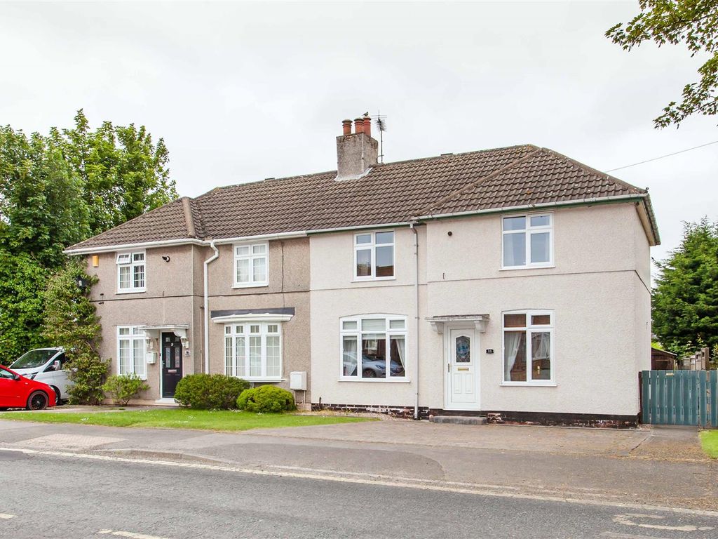 3 bed semidetached house for sale in Moor Lane, Bolsover, Chesterfield