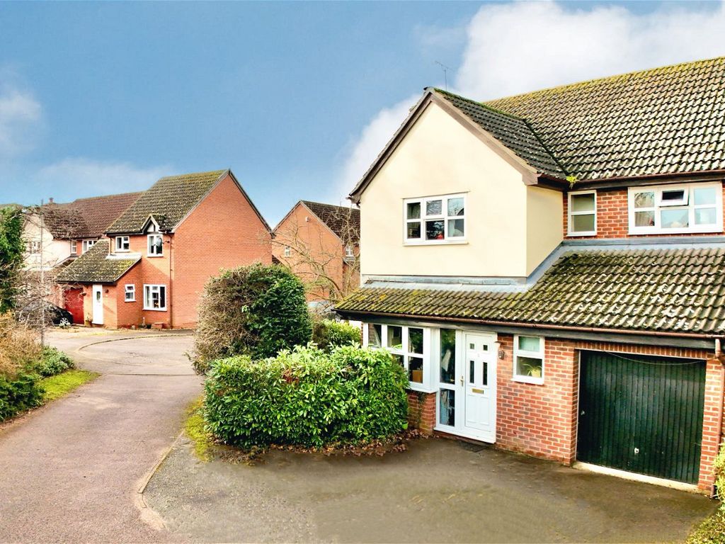 4 bed detached house for sale in Dawson Drift, Kesgrave, Ipswich IP5, £