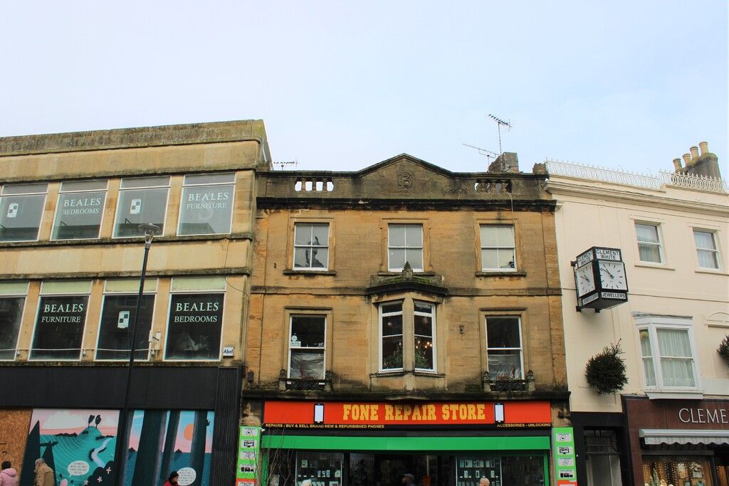 4 bed flat to rent in High Street, Yeovil BA20, £925 pcm Zoopla