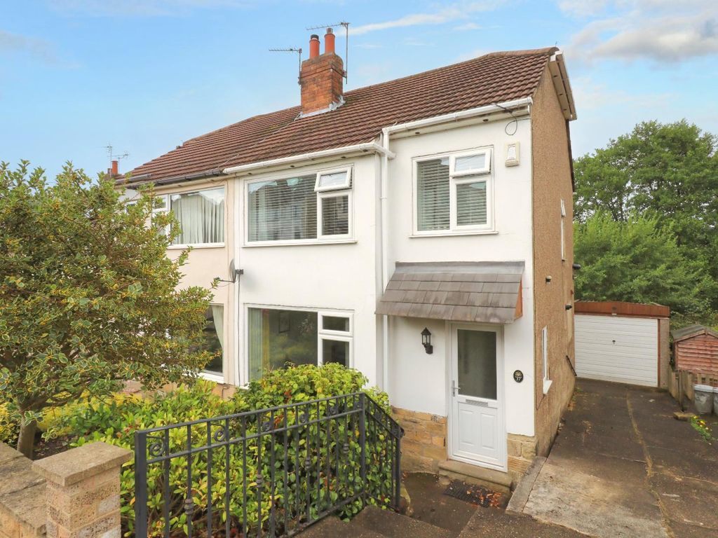 3 bed semidetached house for sale in Woodhill Crescent, Horsforth