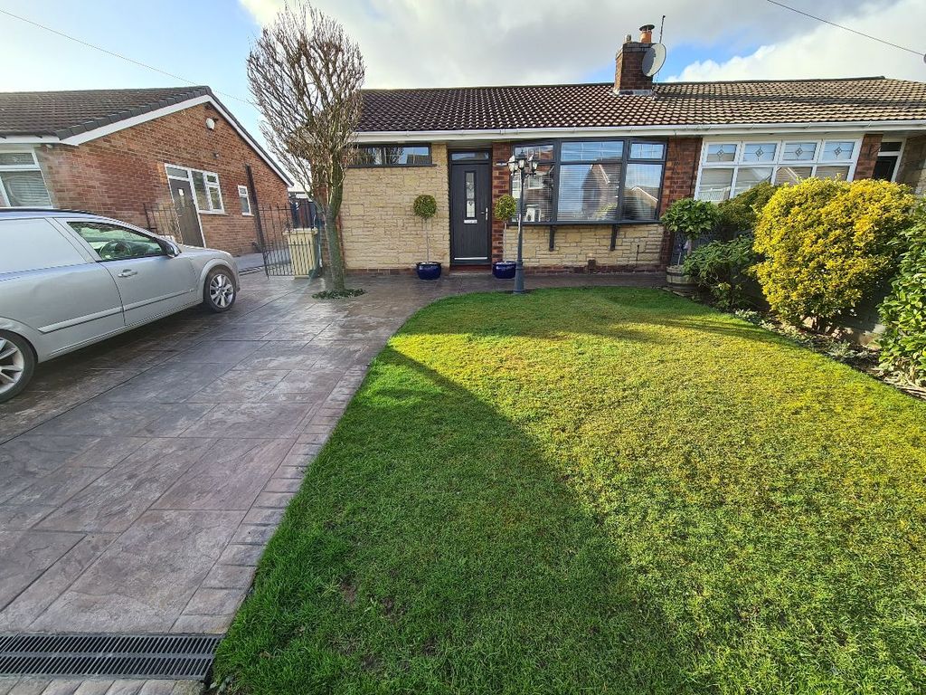 2 bed bungalow for sale in Greenmount Park, Kearsley, Bolton BL4 Zoopla