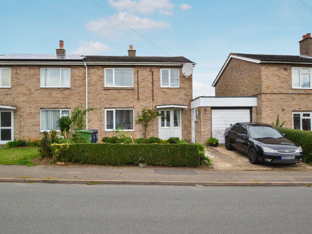 3 bed semidetached house for sale in Shirdley Road, Eynesbury, St
