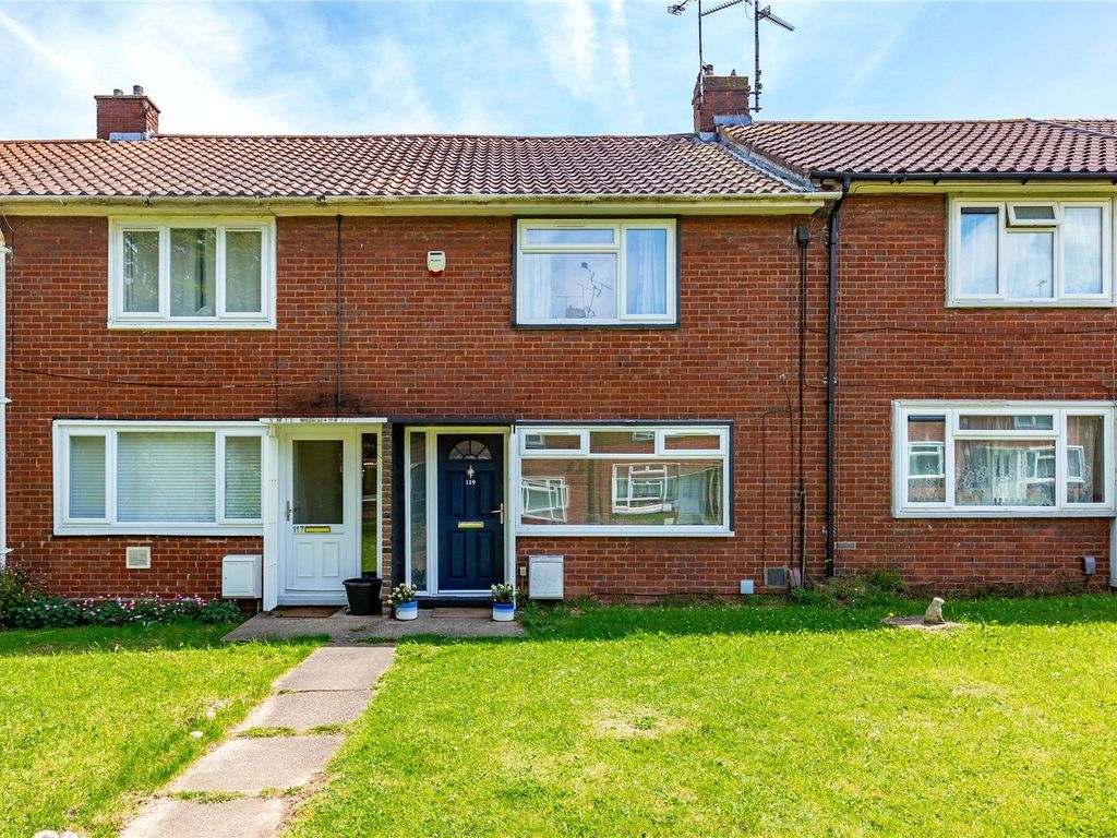 3 bed terraced house for sale in Witchards, Basildon, Essex SS16, £