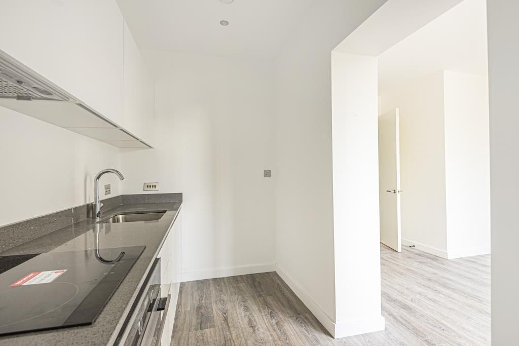 1 bed flat to rent in Newbury, Berkshire RG14, £900 pcm Zoopla