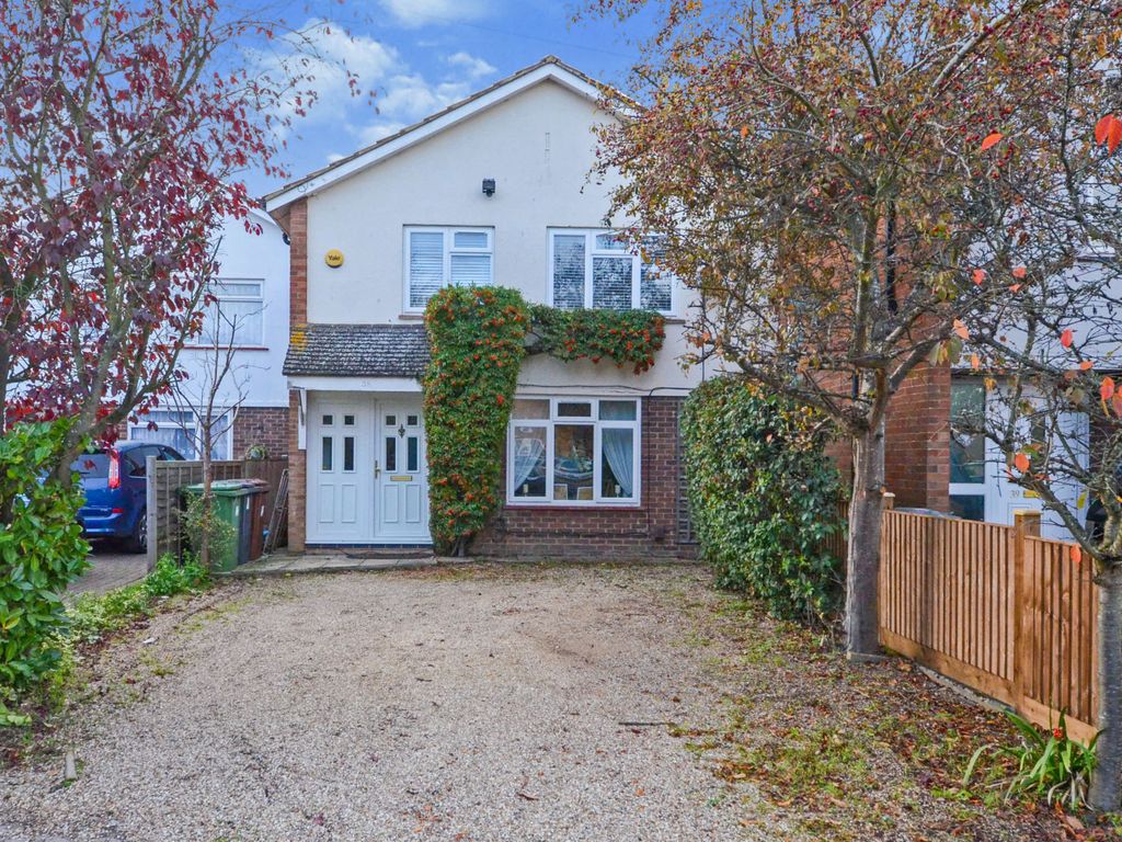 4 bed linkdetached house for sale in Orchard Close, Radlett WD7 Zoopla