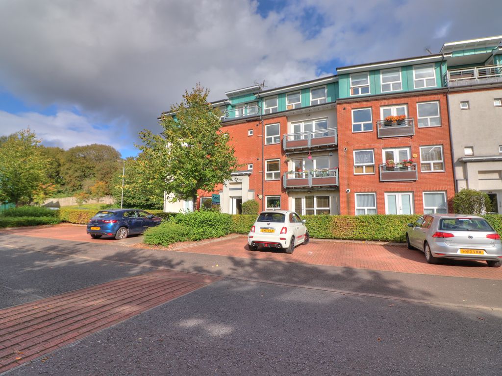 2 bed flat for sale in Strathblane Gardens, Anniesland, Glasgow G13, £