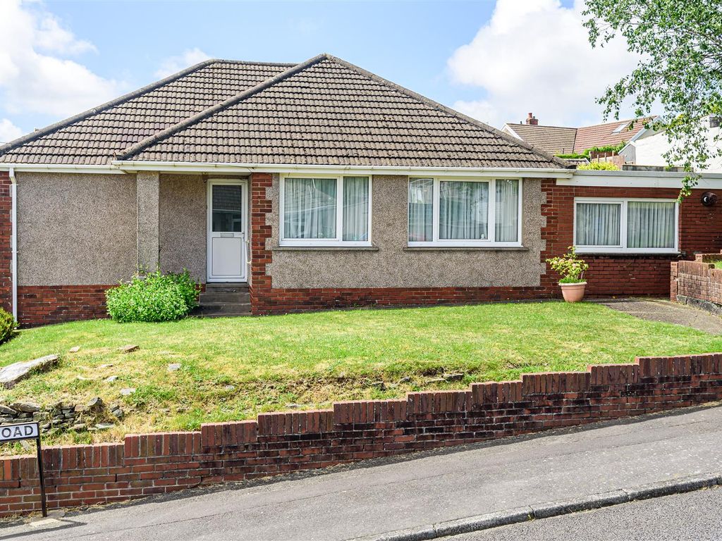 3 bed detached bungalow for sale in Bryn Eglur Road, Morriston, Swansea