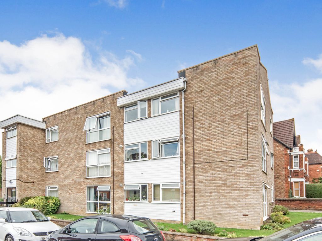 2 bed property to rent in Hale Lodge, St Road MK40 Zoopla