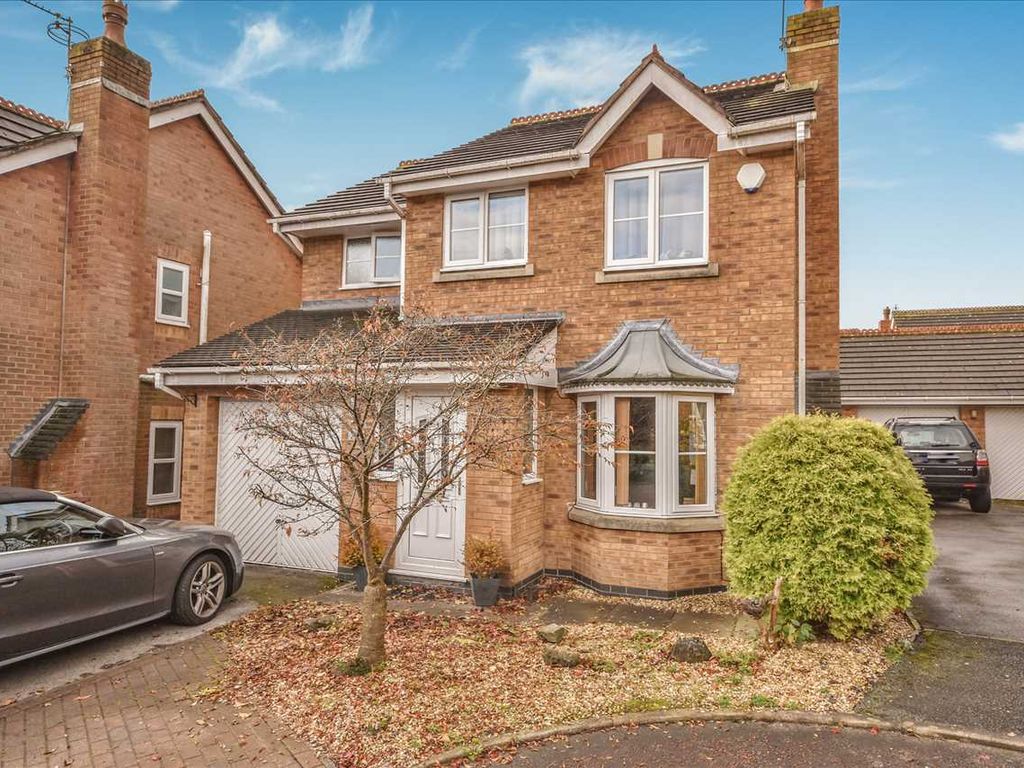 3 bed detached house for sale in Waterford Close, Heath Charnock