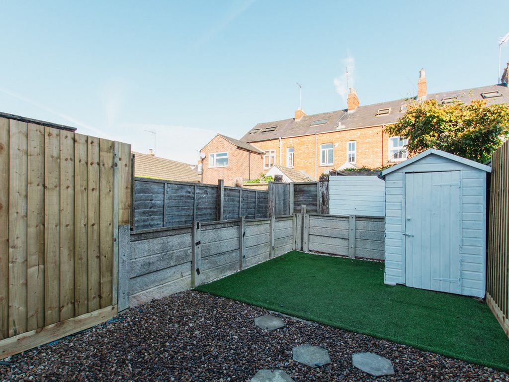 2 bed terraced house for sale in Old Grimsbury Road, Banbury OX16, £