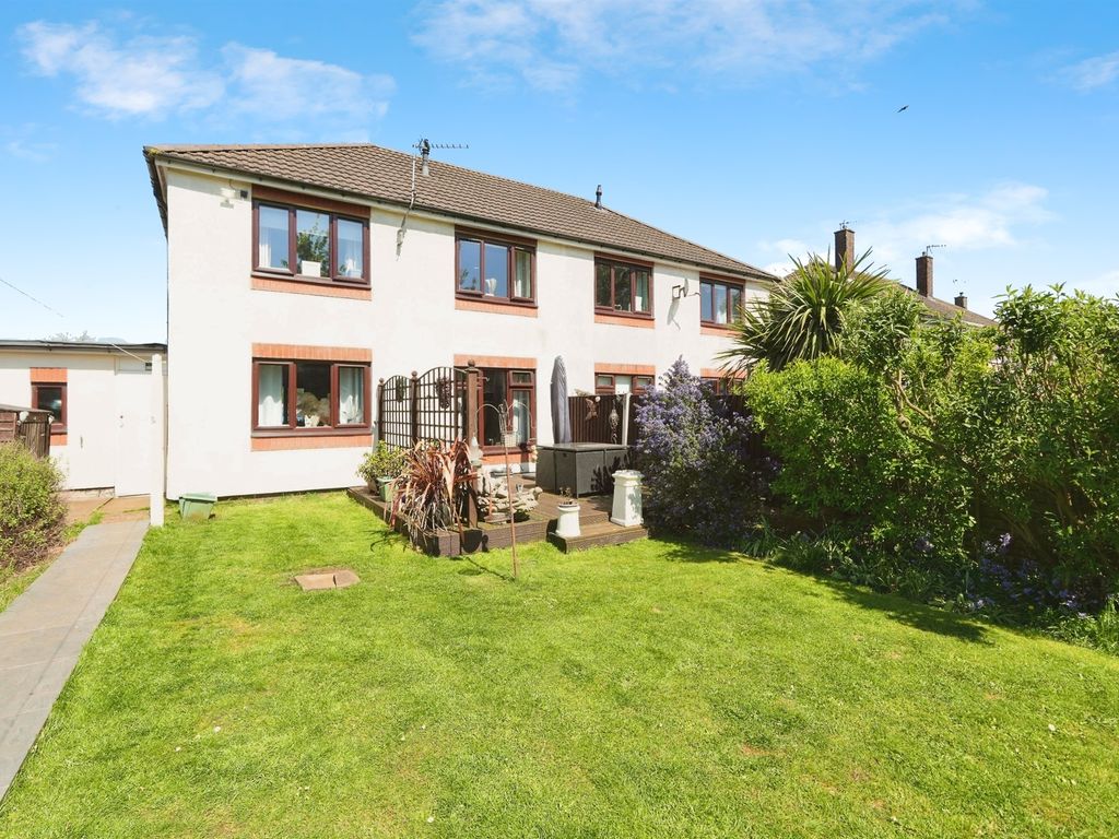 3 bed semidetached house for sale in Lilac Avenue, Scunthorpe DN16, £