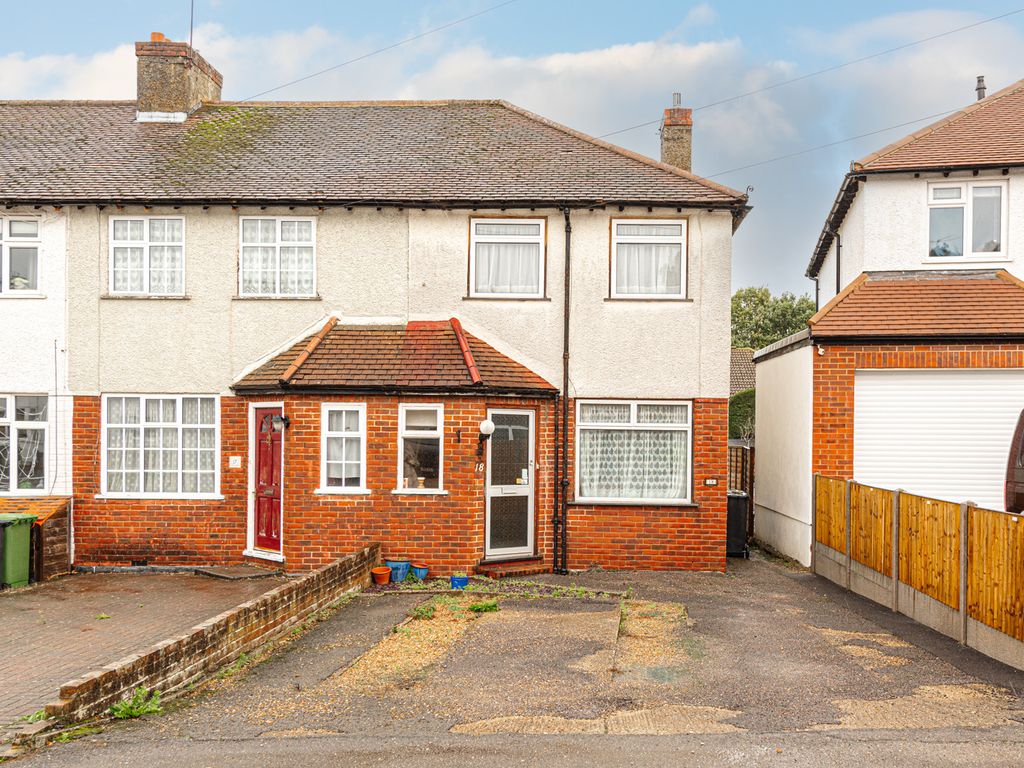 3 bed end terrace house for sale in Oswald Road, Fetcham, Leatherhead KT22, £460,000 Zoopla