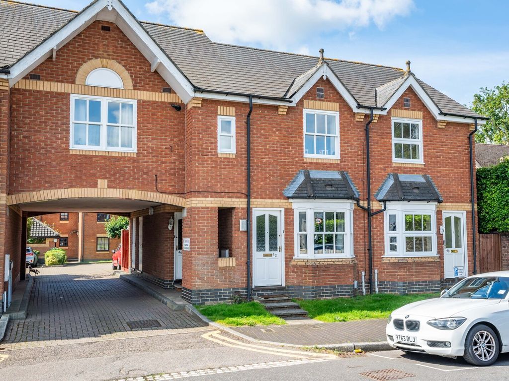 2 bed terraced house for sale in Old London Road, St. Albans