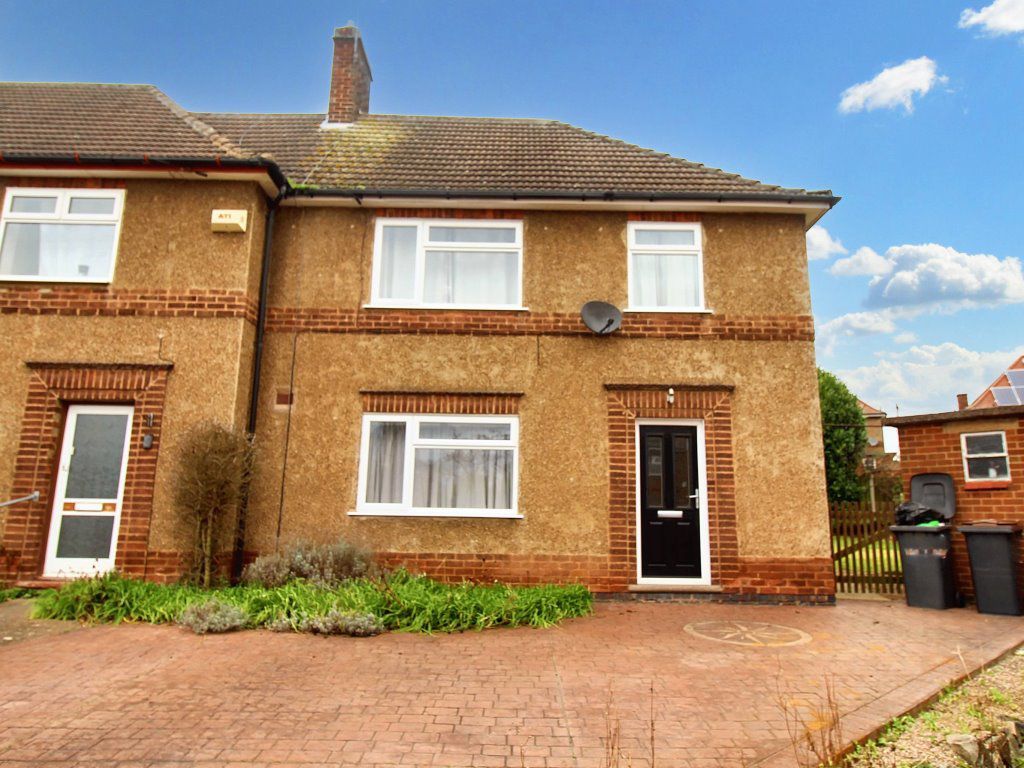 3 bed terraced house to rent in Orchard Crescent, Chilwell, Nottingham