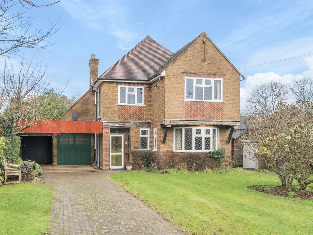 3 bed detached house for sale