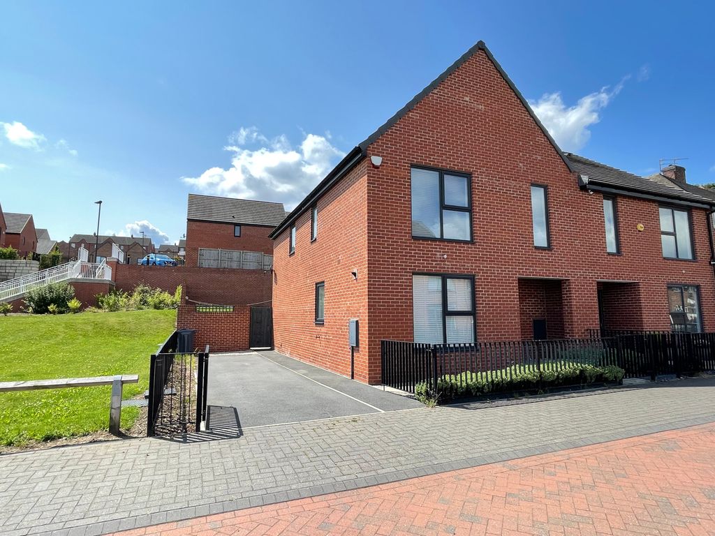 3 bed semidetached house to rent in Stonecliffe Road, Sheffield S2