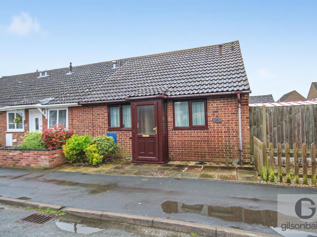 2 bed semidetached bungalow for sale in Nursery Close, Hellesdon
