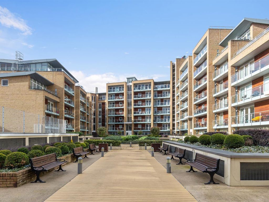 2 bed flat for sale in Viridian Apartments, 75 Battersea Park Road