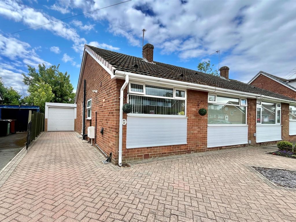 2 bed semidetached bungalow for sale in Montague Crescent, Garforth