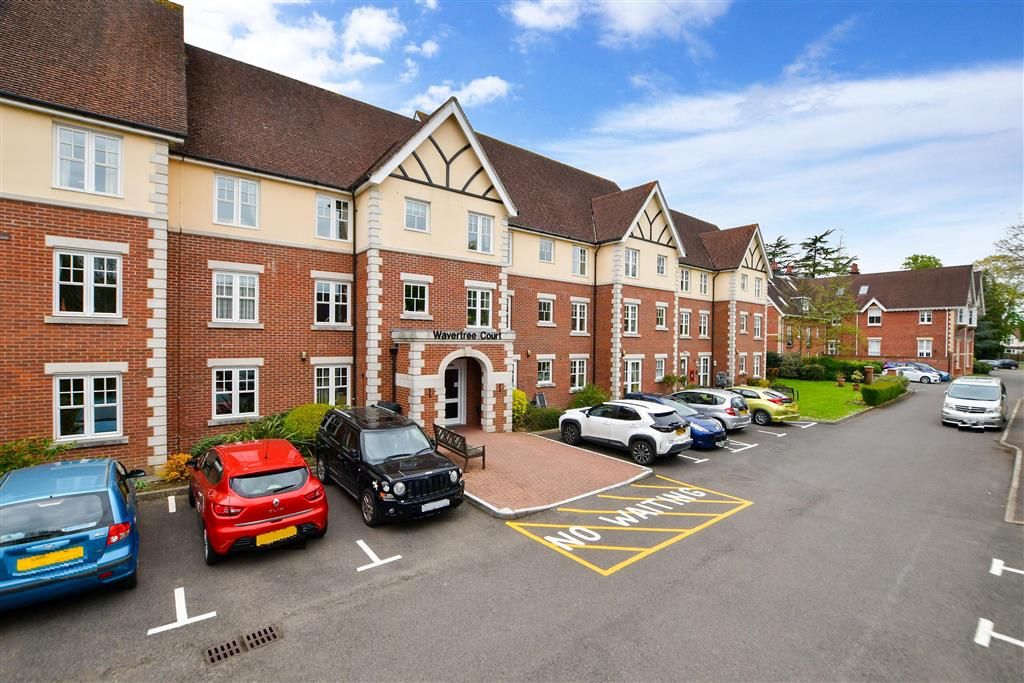 1 bed flat for sale in Massetts Road, Horley, Surrey RH6 Zoopla