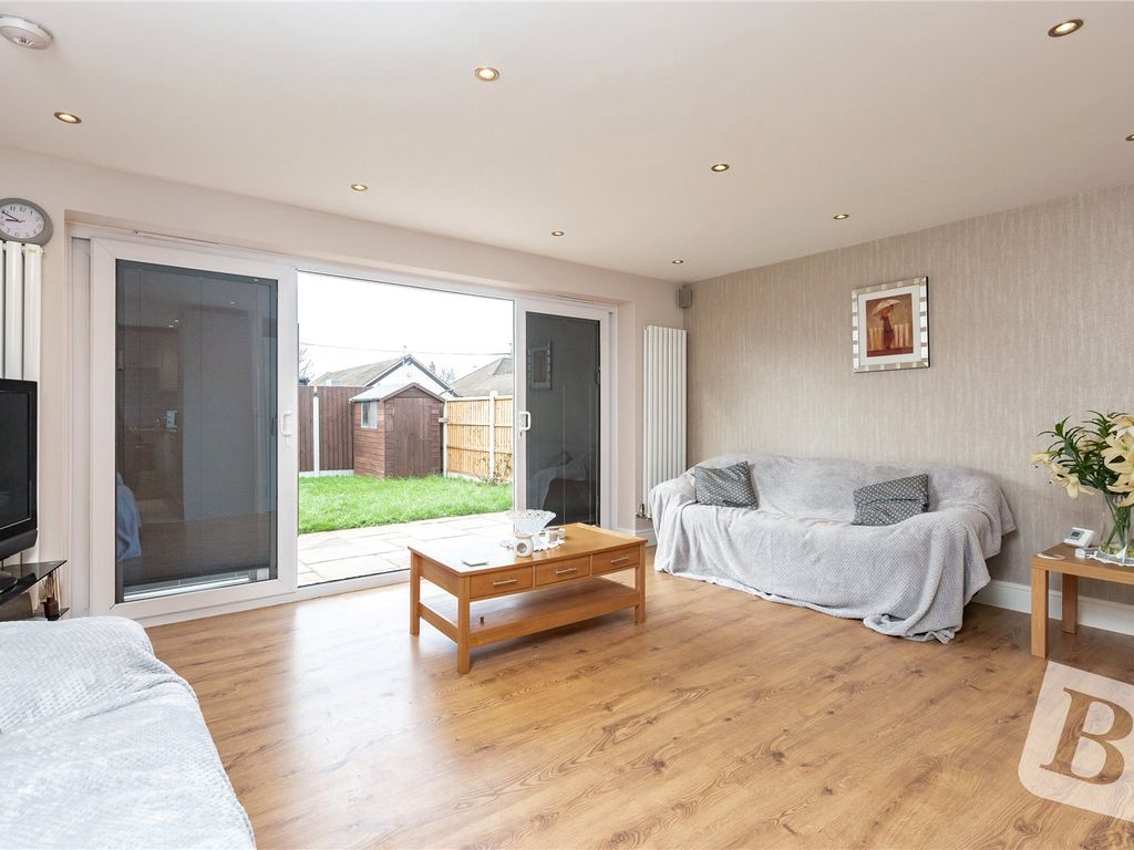 2 bed detached house for sale in Sexton Close, Rainham RM13 Zoopla