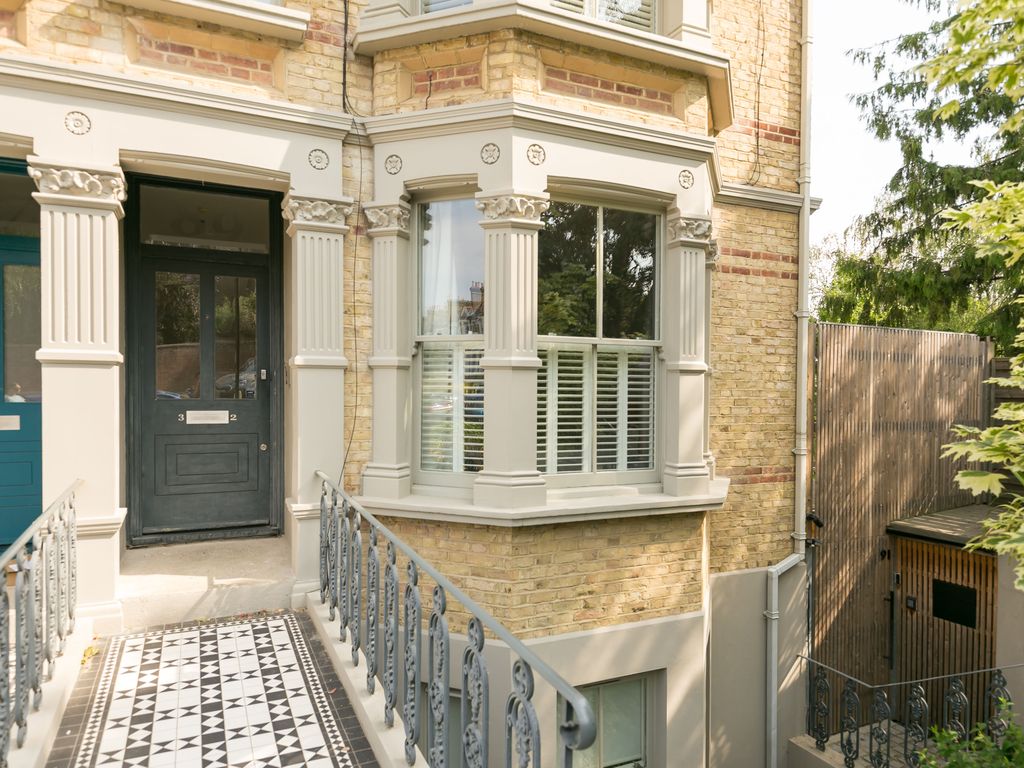2 bed flat for sale in Arbuthnot Road, Telegraph Hill, London SE14, £