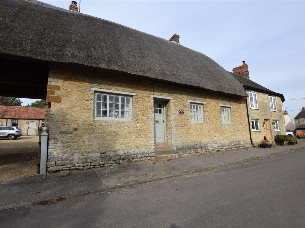 2 bed terraced house to rent in Main Street, Hethe, Bicester