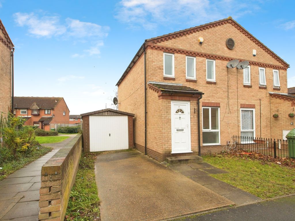 3 bed semidetached house for sale in Courtland Grove, London SE28, £