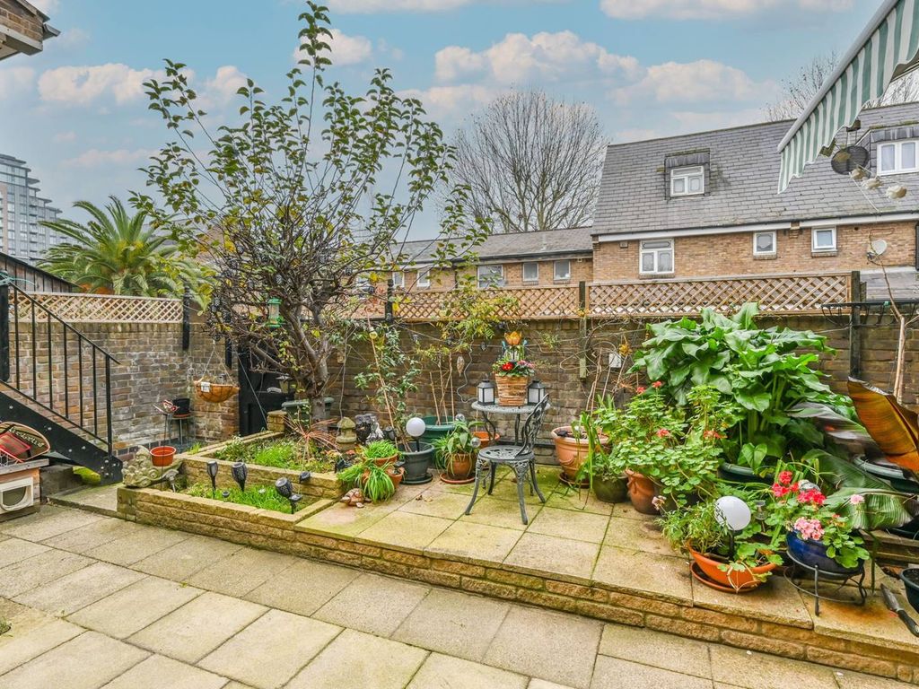 4 bed detached house for sale in West Gardens, Wapping, London E1W, £