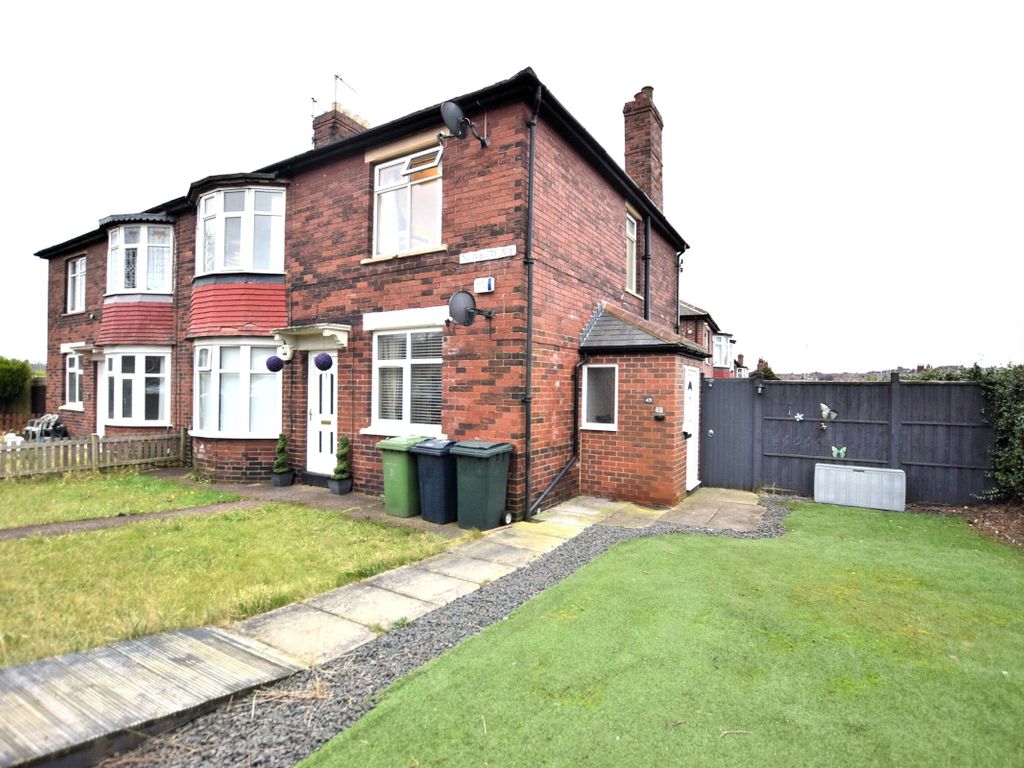 2 bed flat to rent in Newbury Avenue, Gateshead, Tyne And Wear NE8, £