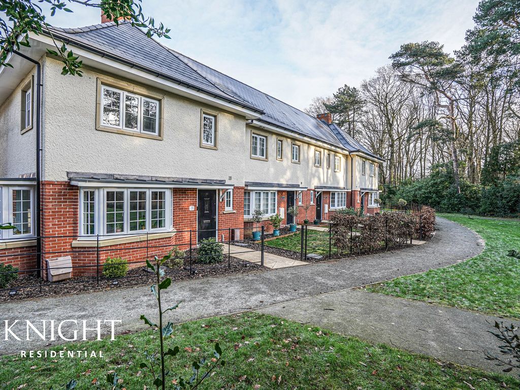 4 bed end terrace house for sale in Myland Court Walk, Colchester CO4