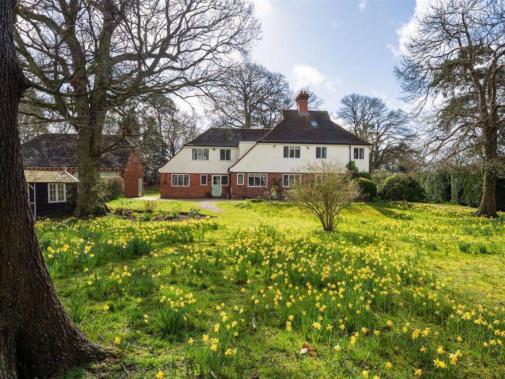 5 bed detached house for sale in Stanlake Lane, Reading RG10