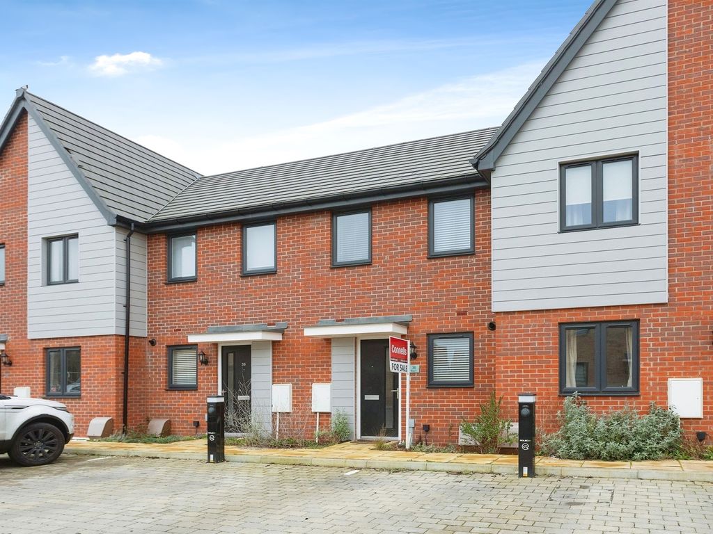 2 bed terraced house for sale in Bengrove, Wolverton Mill, Milton