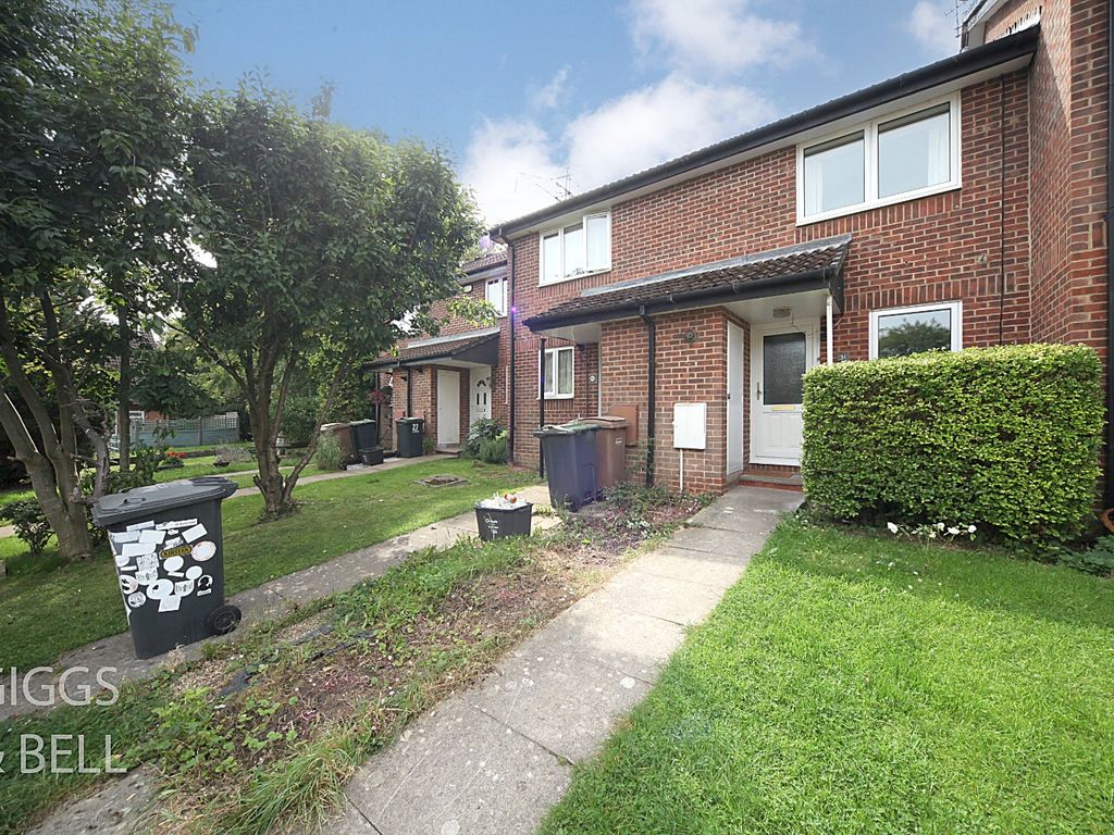 2 bed semidetached house for sale in Oregon Way, Luton, Bedfordshire LU3, £280,000 Zoopla