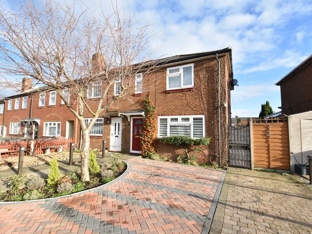 Solway Road North, Luton, Bedfordshire LU3  