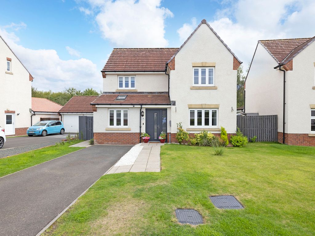 4 bed detached house for sale in 9 Burnbrae Crescent, Bonnyrigg EH19