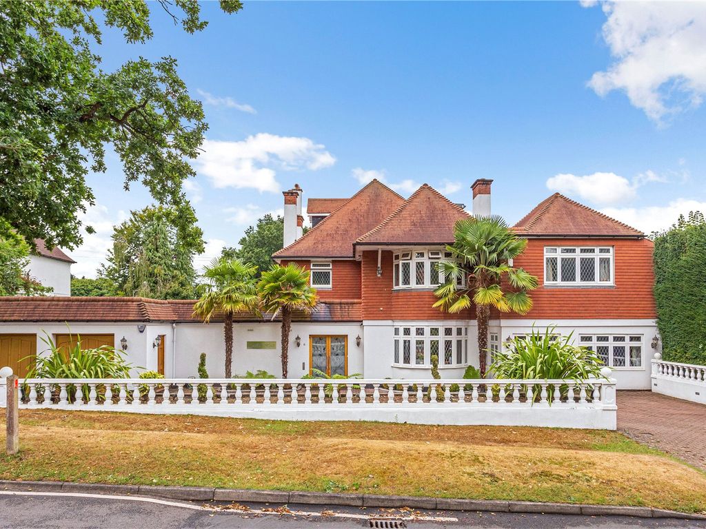 7 bed detached house for sale in Pembroke Road, Moor Park, Northwood