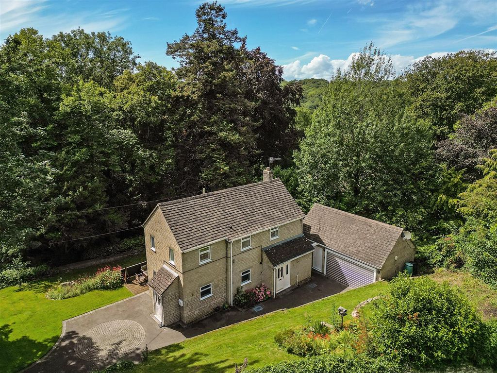 3 bed detached house for sale in The Ridge, Bussage, Stroud GL6, £