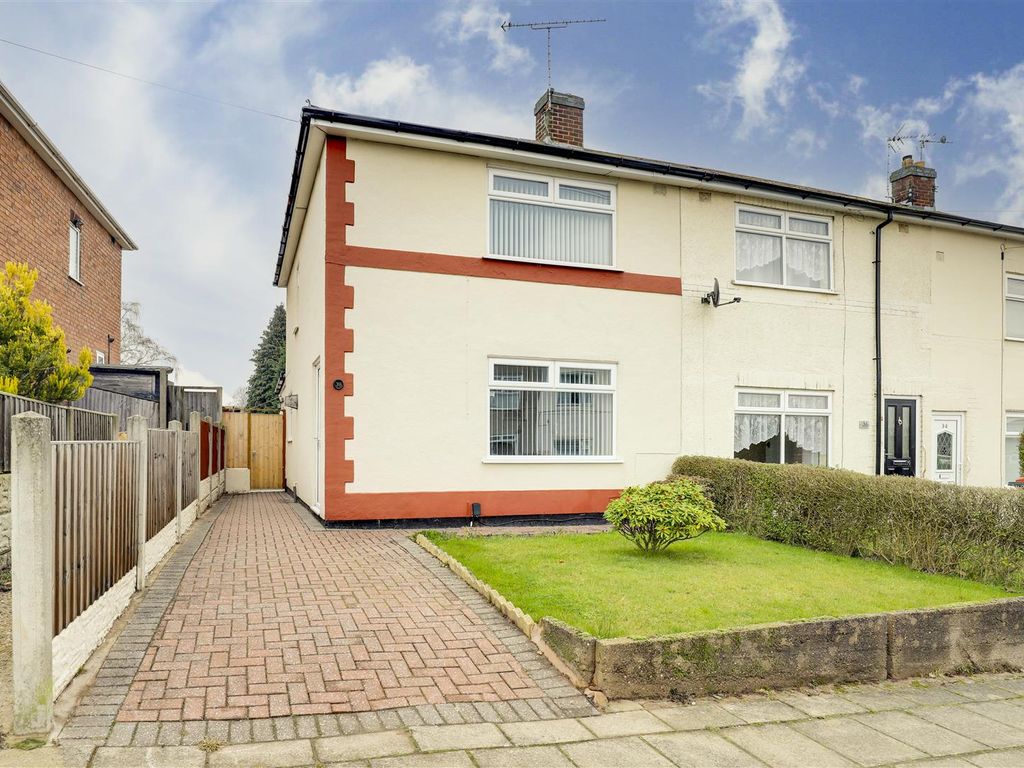 3 bed town house for sale in Beauvale Crescent, Hucknall