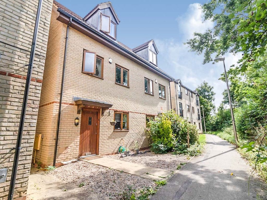 3 bed semidetached house for sale in Tanfield Lane, Broughton, Milton