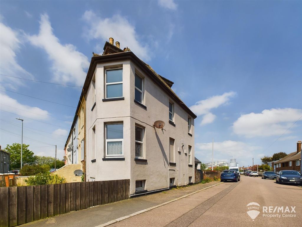 3 bed end terrace house for sale in Pepys Street, Harwich CO12, £165,000 Zoopla