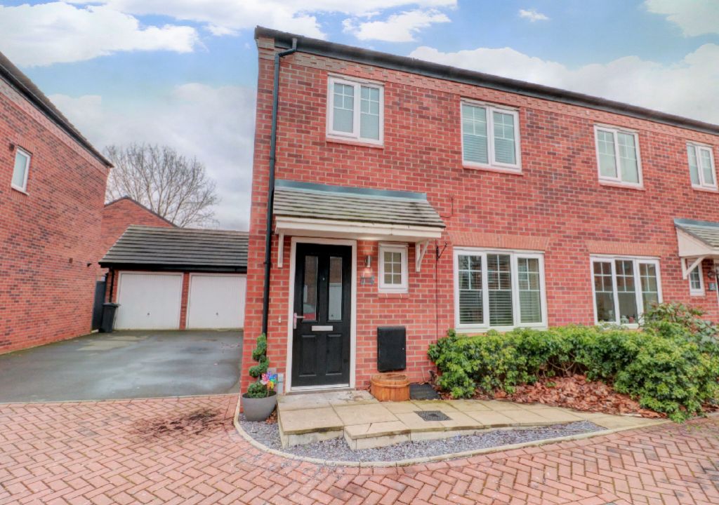 3 bed semidetached house for sale in Walney Drive, Fordbridge