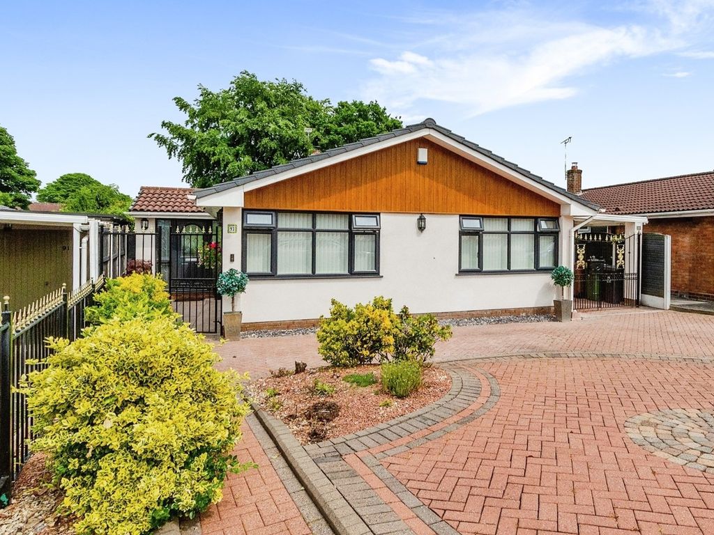 4 bed detached bungalow for sale in Enderley Drive, Bloxwich, Walsall