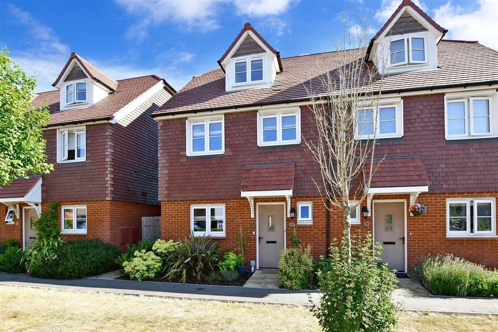 3 bed semidetached house for sale in Valley Close, Tonbridge, Kent TN11 Zoopla