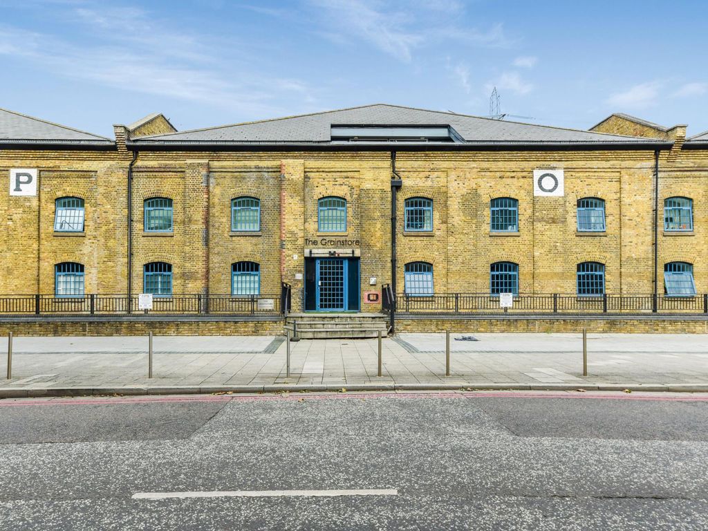 1 bed flat for sale in The Grainstore, 4 Western Gateway, London E16, £