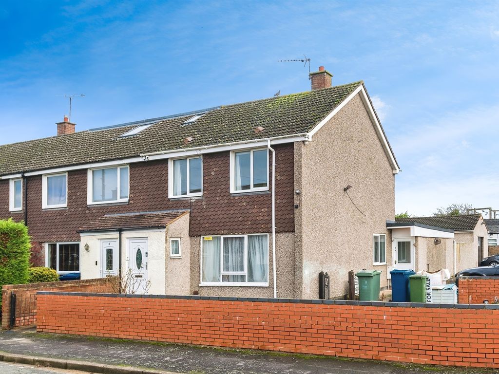 4 bed end terrace house for sale in Pine Close, Oxford OX4, £425,000 Zoopla